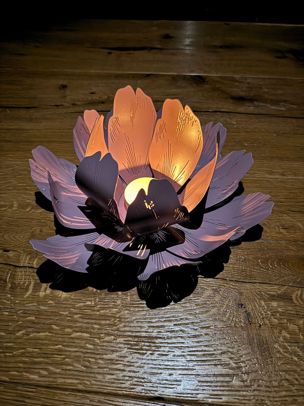 dekoracyjny lampion w kształcie kwiatu