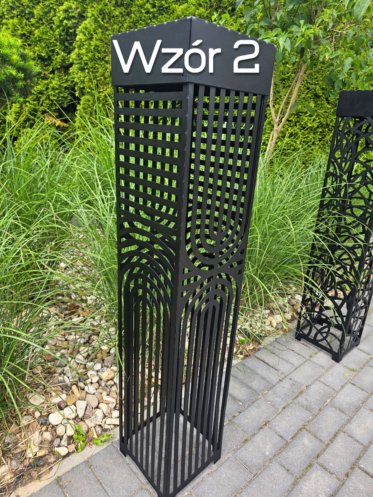 WZÓR 2. Nowoczesna, geometryczna lampa na taras