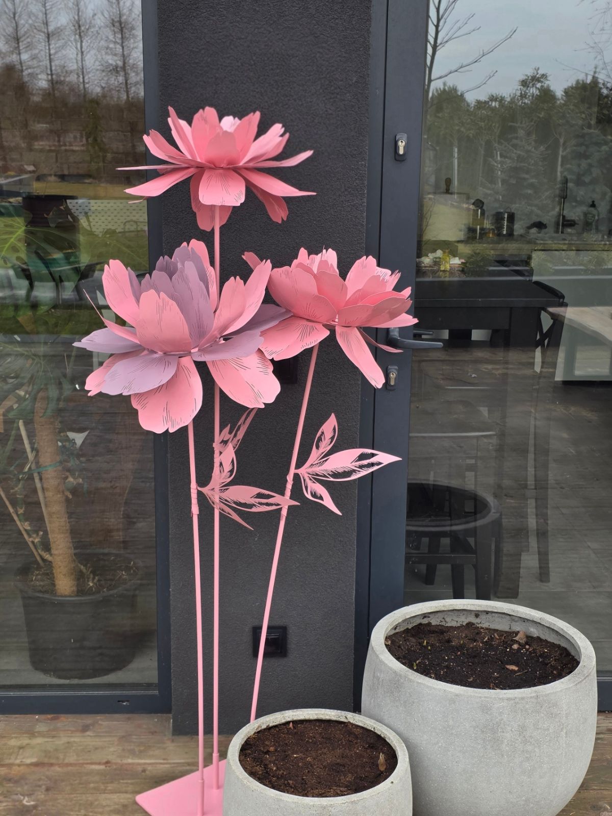 metalowe-potrojne-kwiaty-uniwersalna-dekoracja