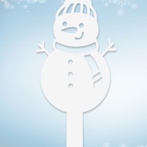 Zdjęcie przedstawia wycietego laserowo bałwanka na boże narodzenie na wklejonym niebieskim tle ze śnieżynkami.