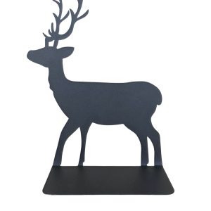 Zjdęcie przedsawia dekorację świąteczną w formie jelenia. Ma długie poroże. Na zdjęciu widać podstawkę na której można położyć światła itd.