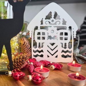 Figurka domku z piernika na stół swiąteczny, do stroika