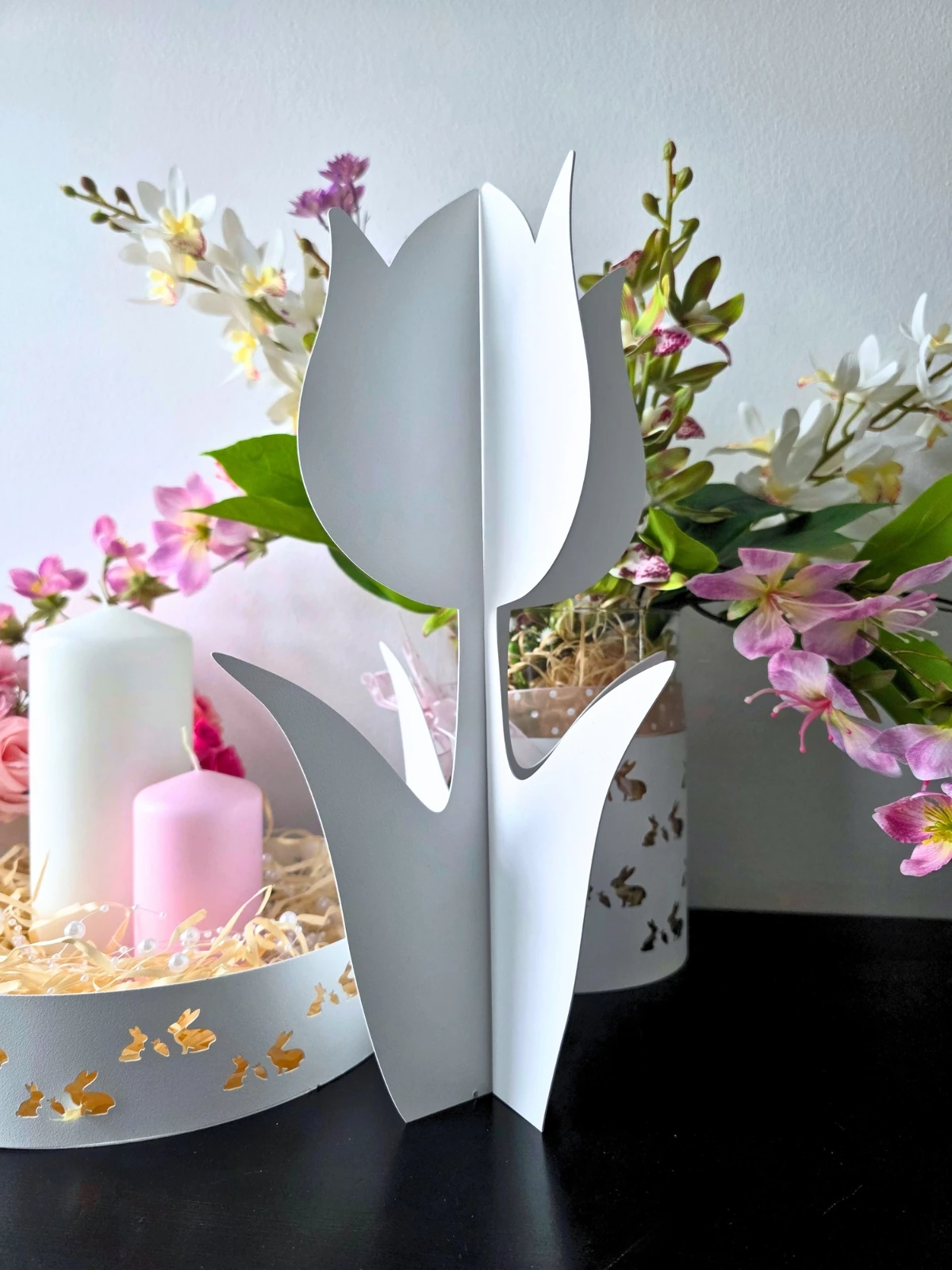 tulipan-37-cm-dekoracyjna-figura-do-ogrodu-na-taras-i-do-salonu-stylowa-ozdoba-przyciagajaca-wzrok